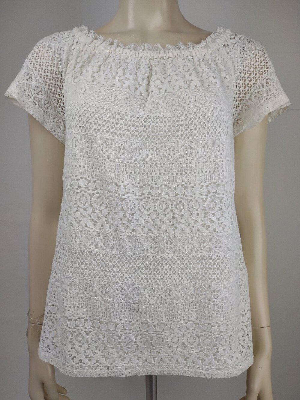 NWT WHBM White House Black Market white lace short sleeve peasant top Large